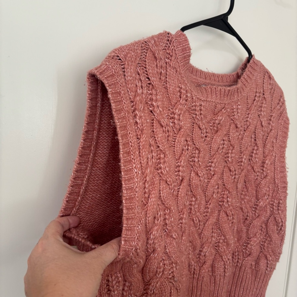 Sincerely Jules Cable Knit sleeveless crew neck Sweater size M - Picture 5 of 9